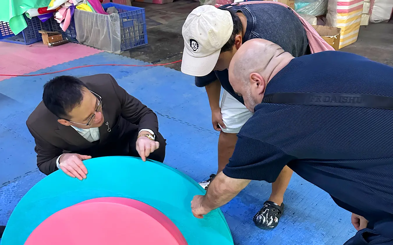 Welcome Kazakhstani guests to visit the Dirolep factory