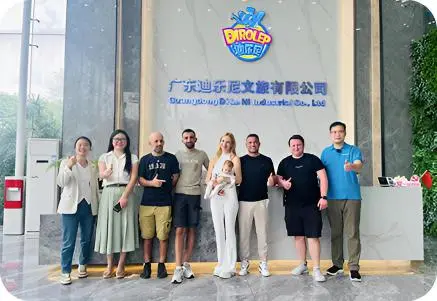 UK customers visit Dileni and sign up for 2000 square meters indoor playground project